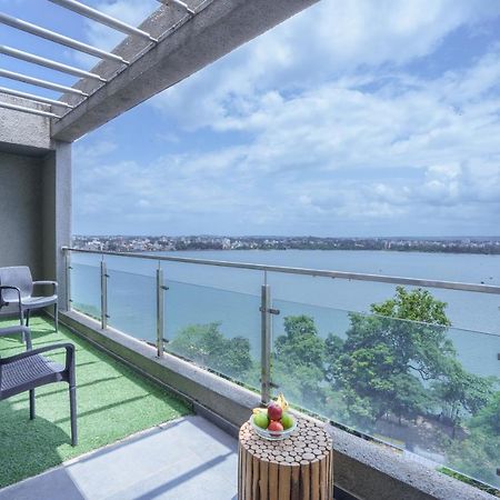 Grey Stone - Lakefront Penthouse Family Rooms Kolhapur Exterior foto