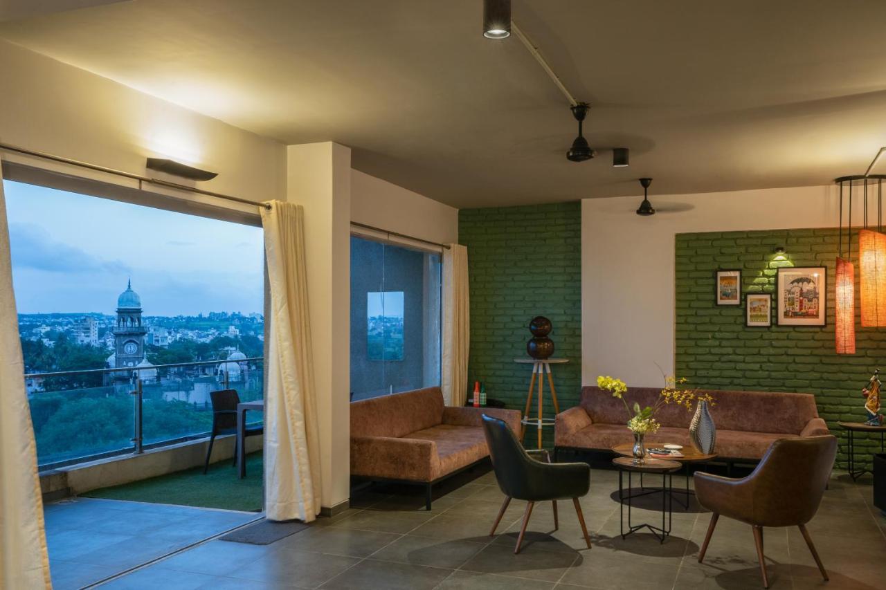 Grey Stone - Lakefront Penthouse Family Rooms Kolhapur Exterior foto