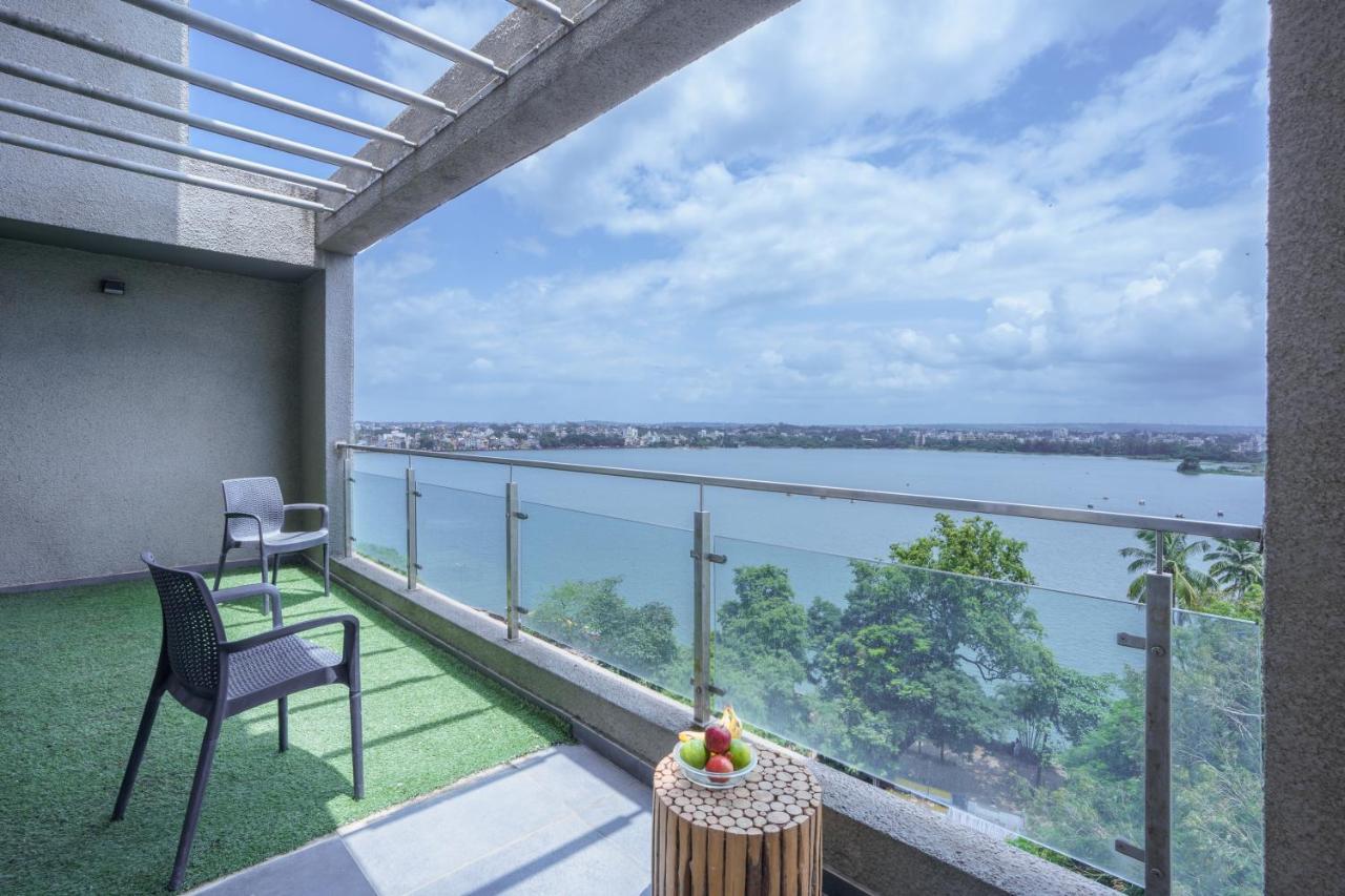 Grey Stone - Lakefront Penthouse Family Rooms Kolhapur Exterior foto