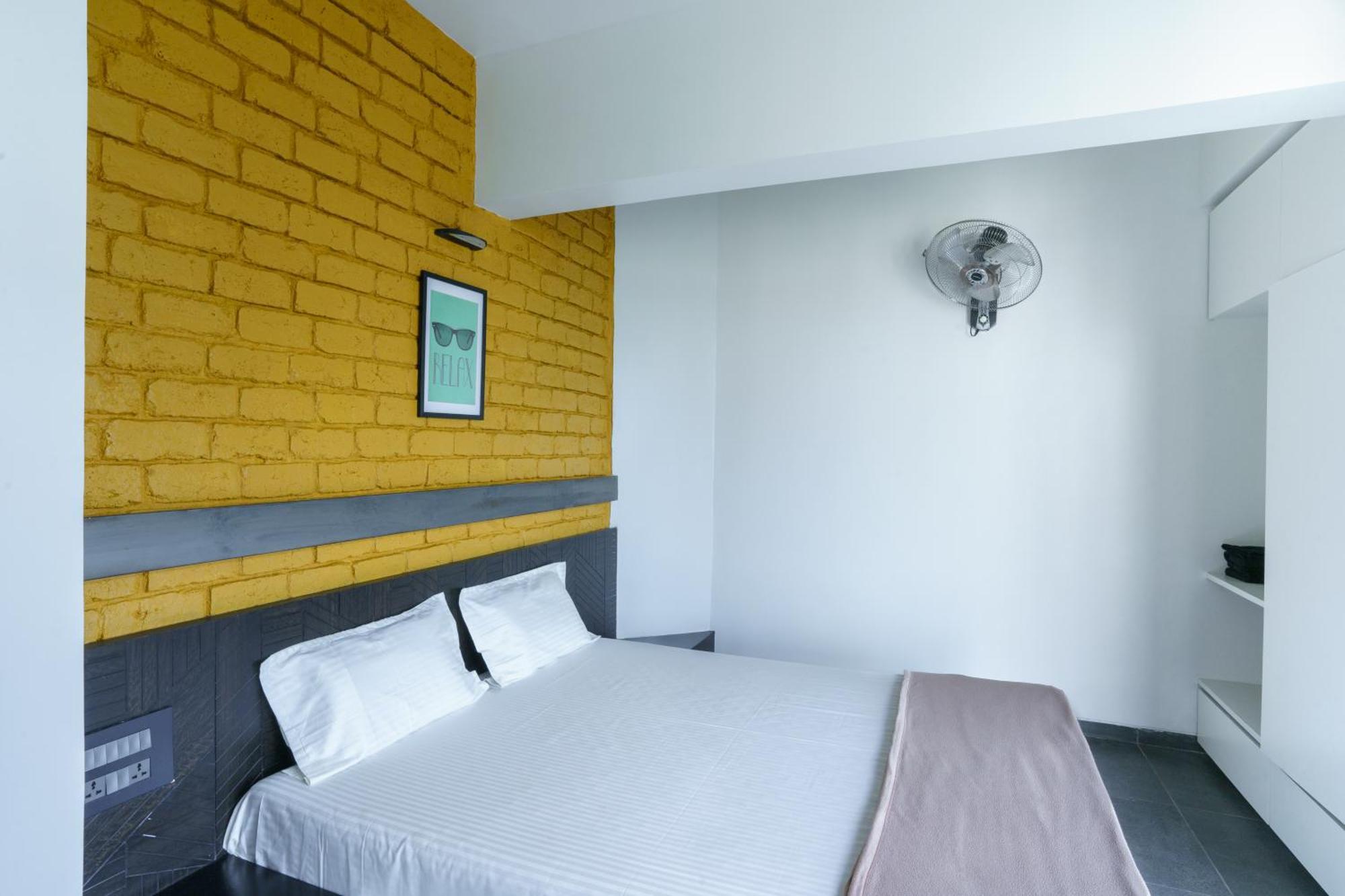 Grey Stone - Lakefront Penthouse Family Rooms Kolhapur Exterior foto
