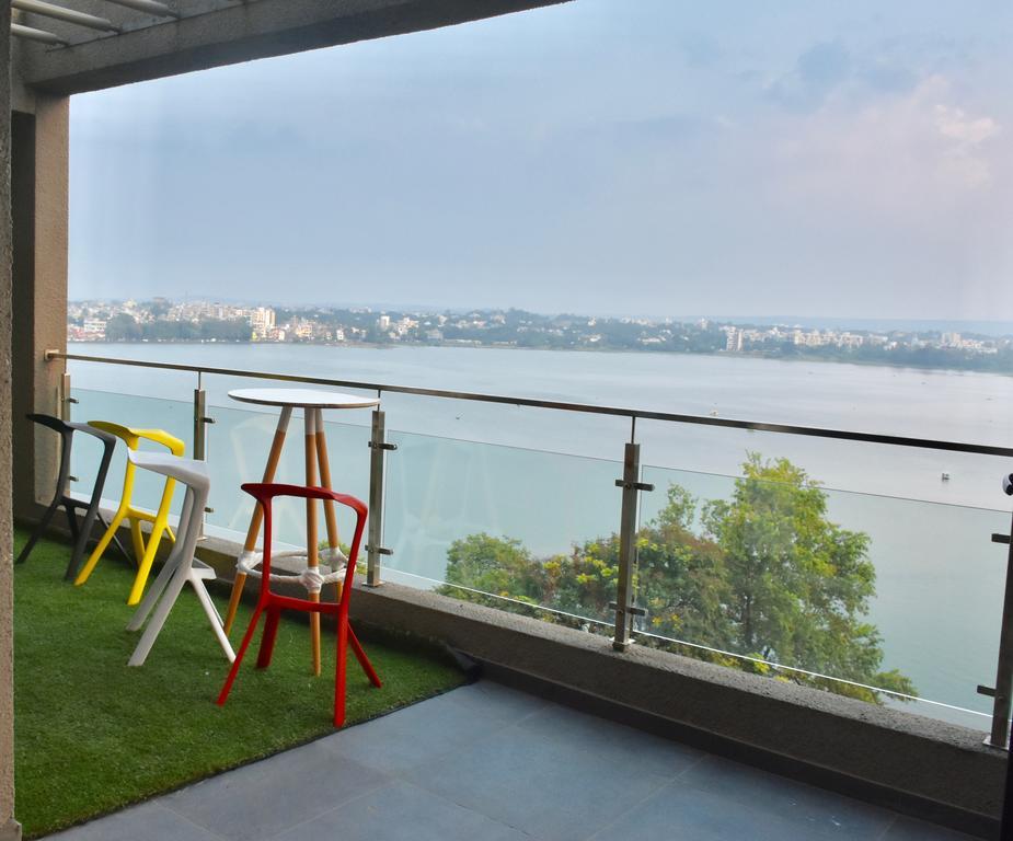Grey Stone - Lakefront Penthouse Family Rooms Kolhapur Exterior foto